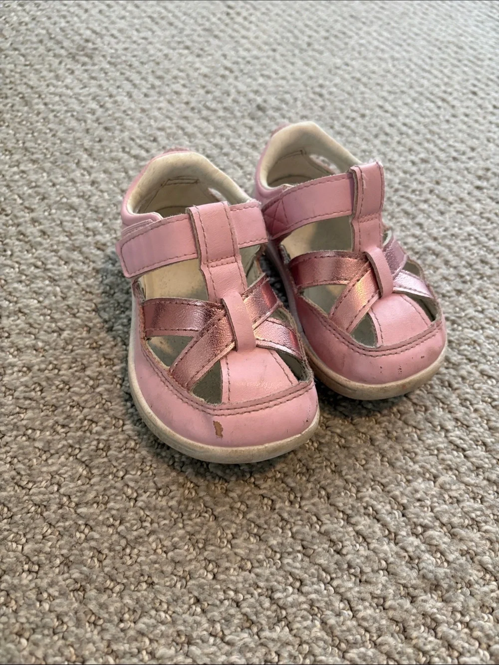 Girls Pink Closed-Toe Strappy Sandals with Hook-and-Loop Closure